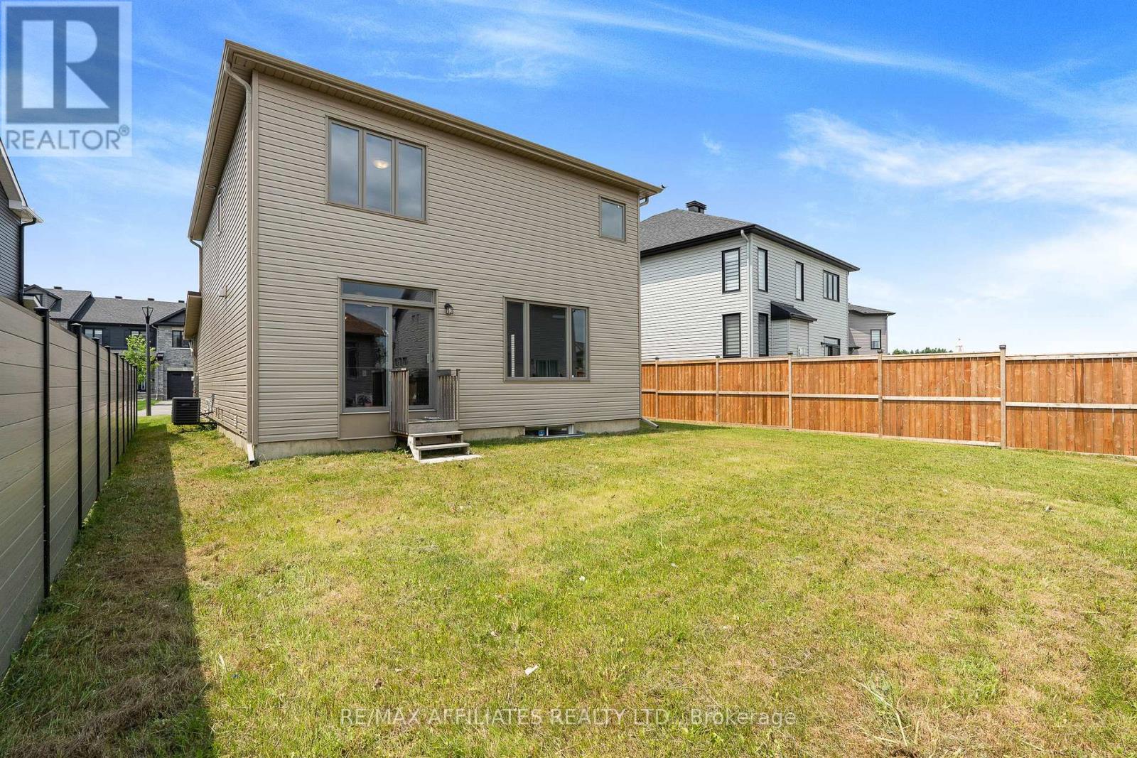 Photo 28 of 784 Namur Street, Russell ON