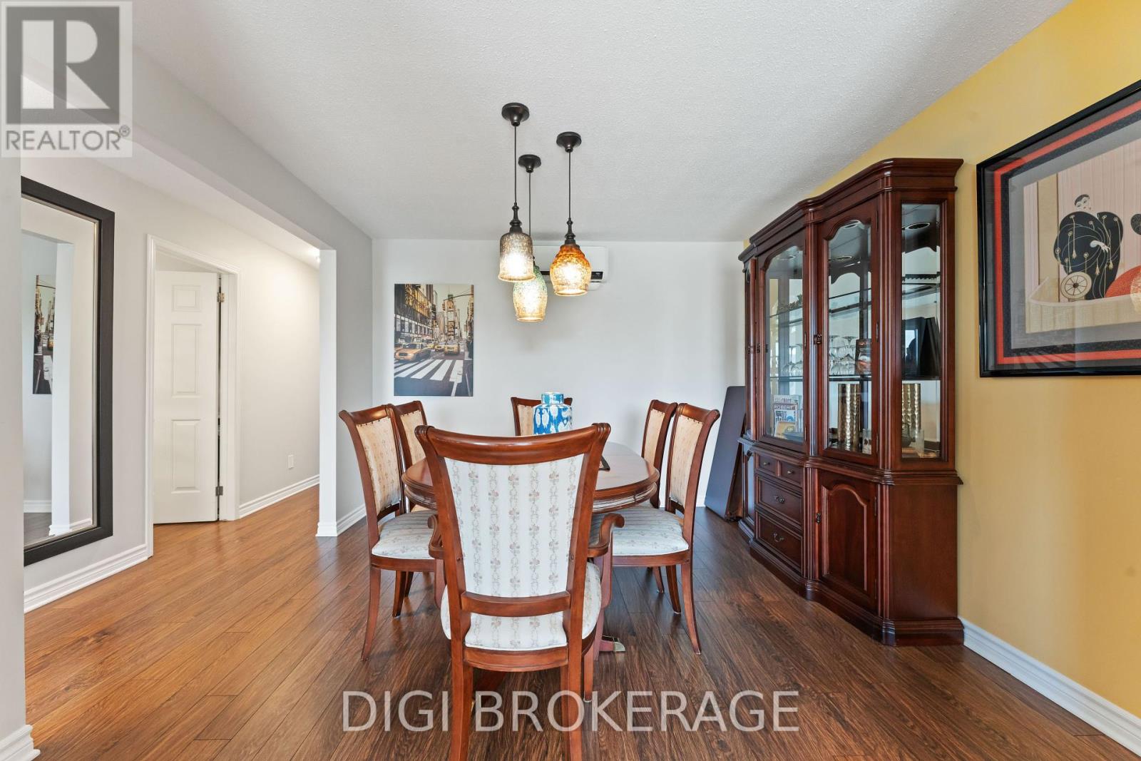 Photo 23 of 401 1974 St Laurent Boulevard, Ottawa ON