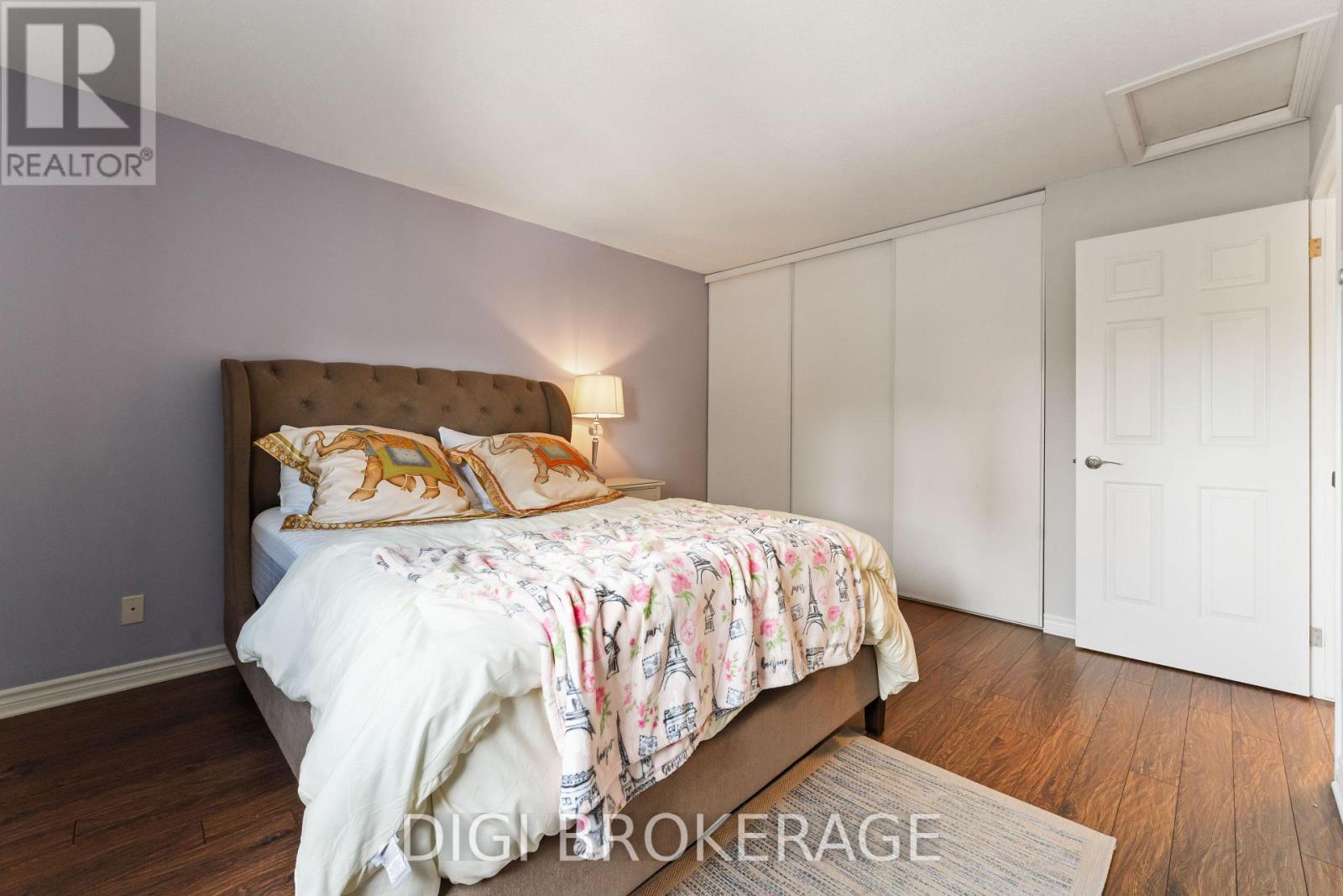 Photo 30 of 401 1974 St Laurent Boulevard, Ottawa ON