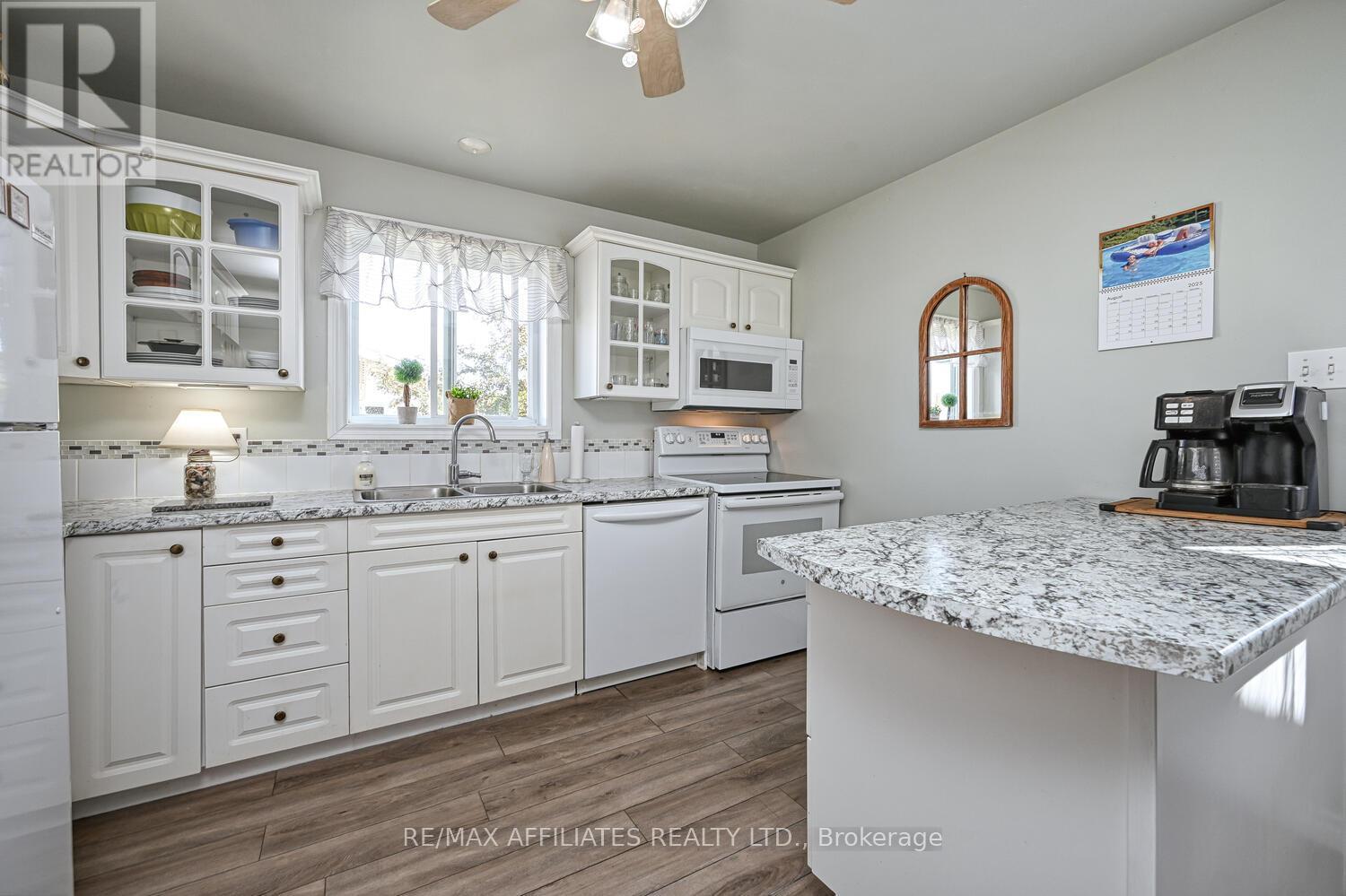 Photo 16 of 107 Merrick Street, Smiths Falls ON