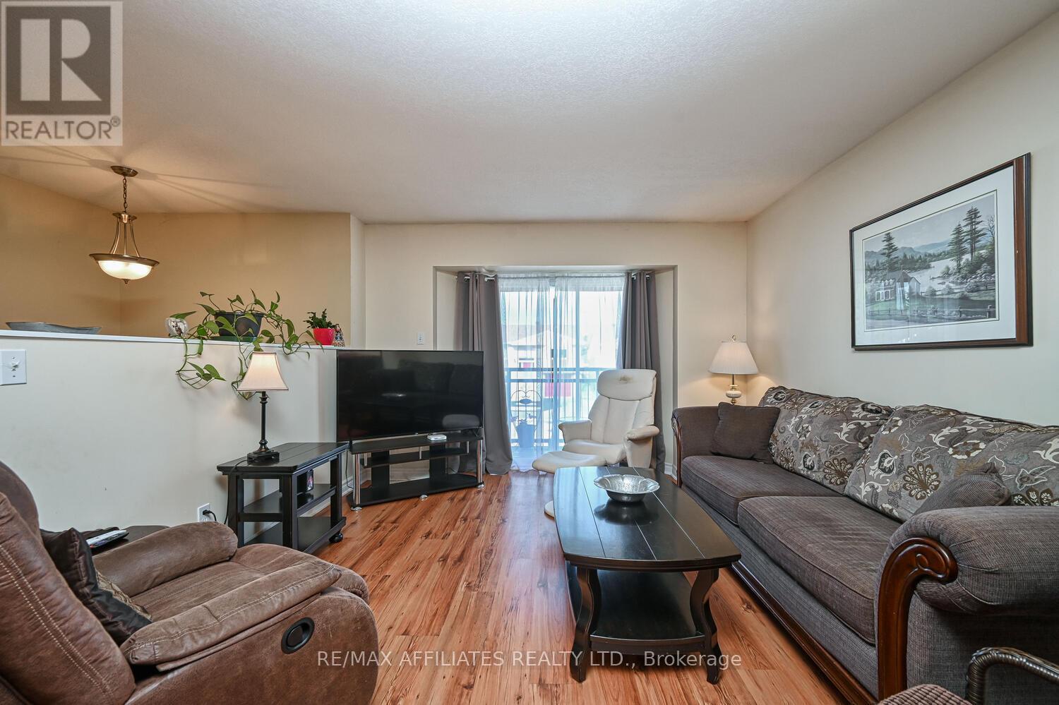 Photo 9 of 107 Merrick Street, Smiths Falls ON