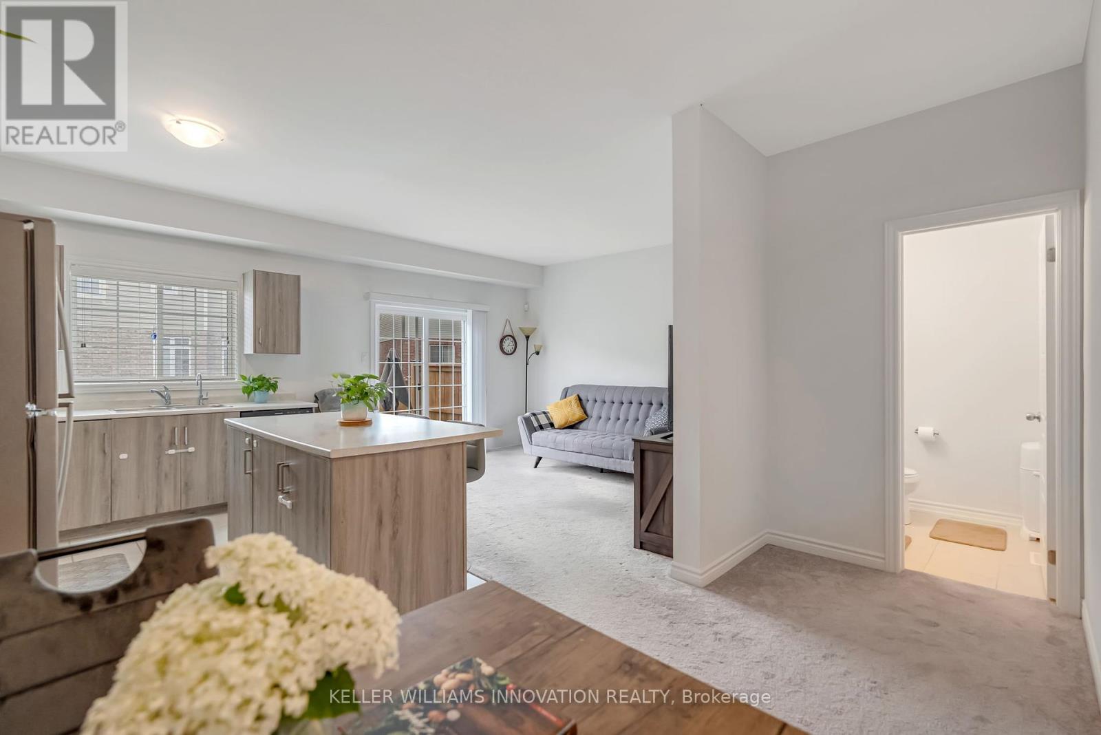 Photo 27 of 38 Dewberry Drive, Kitchener ON