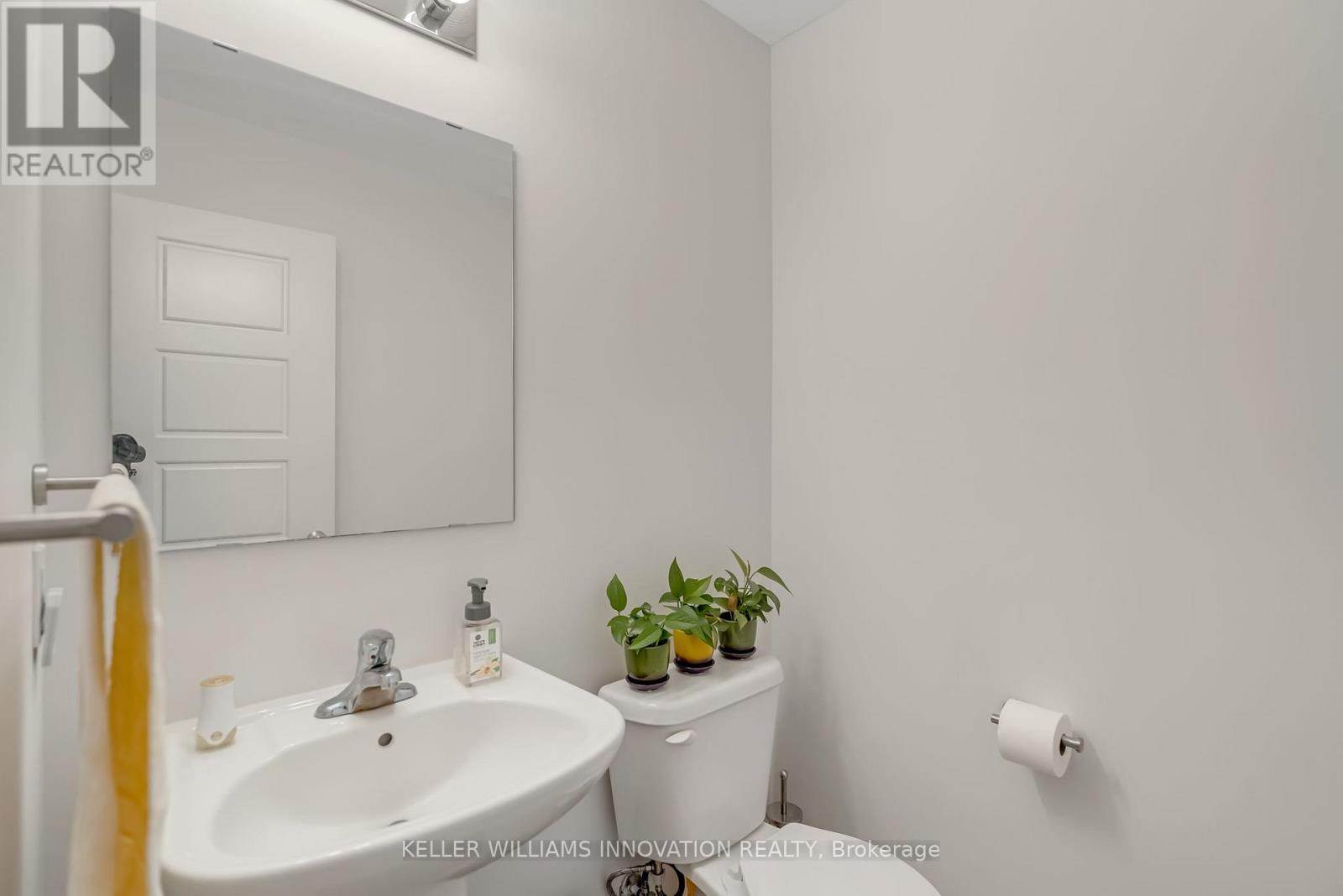 Photo 6 of 38 Dewberry Drive, Kitchener ON
