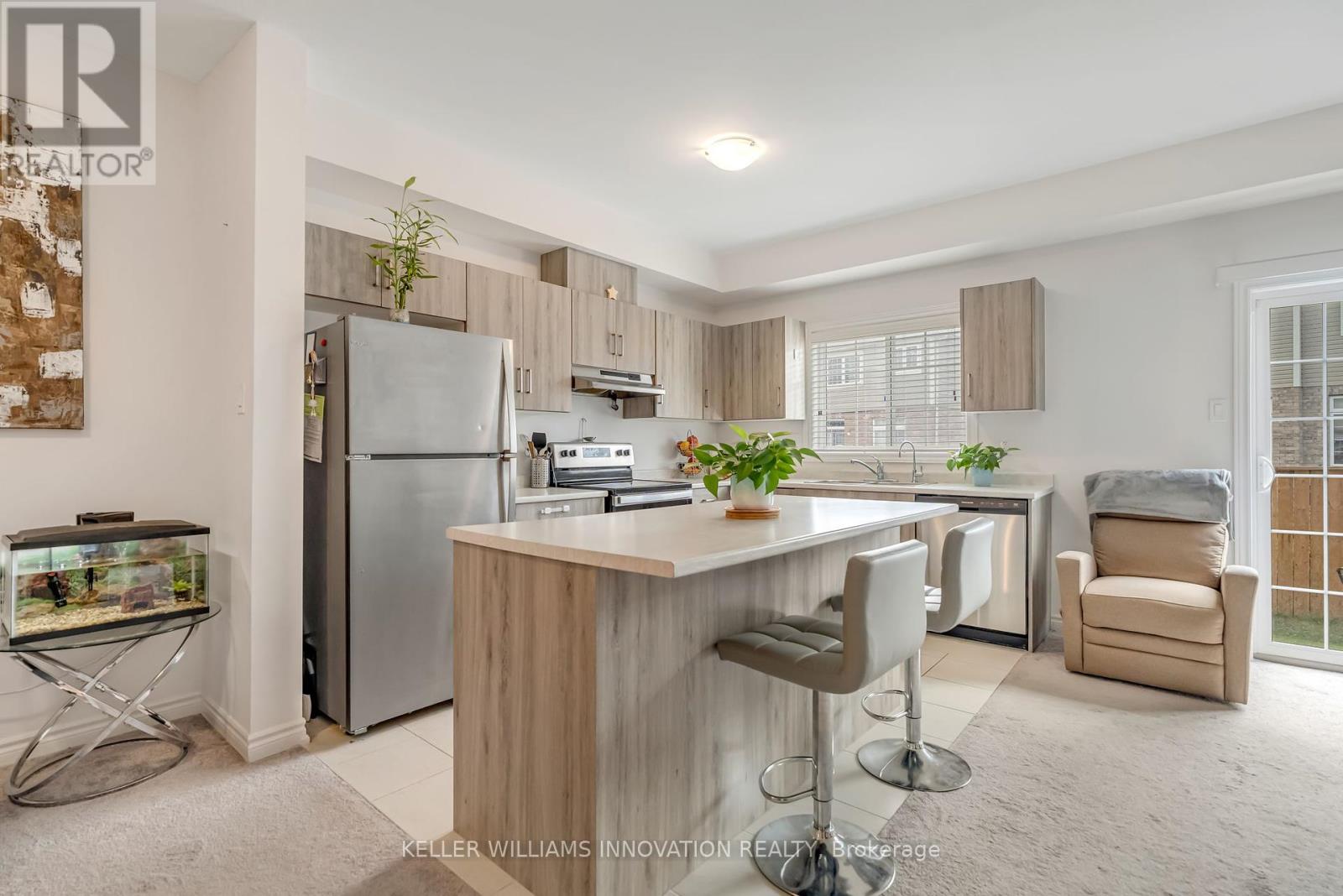 Photo 34 of 38 Dewberry Drive, Kitchener ON