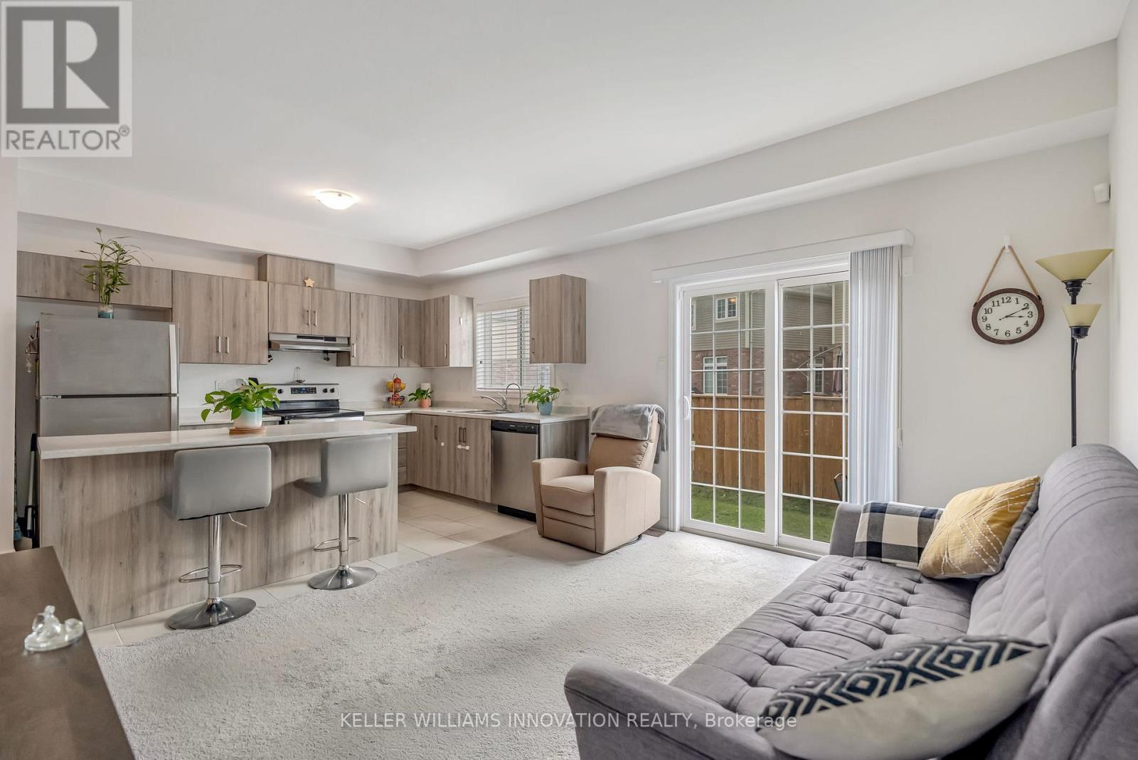Photo 31 of 38 Dewberry Drive, Kitchener ON