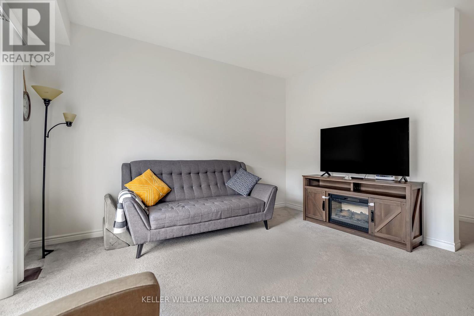 Photo 8 of 38 Dewberry Drive, Kitchener ON