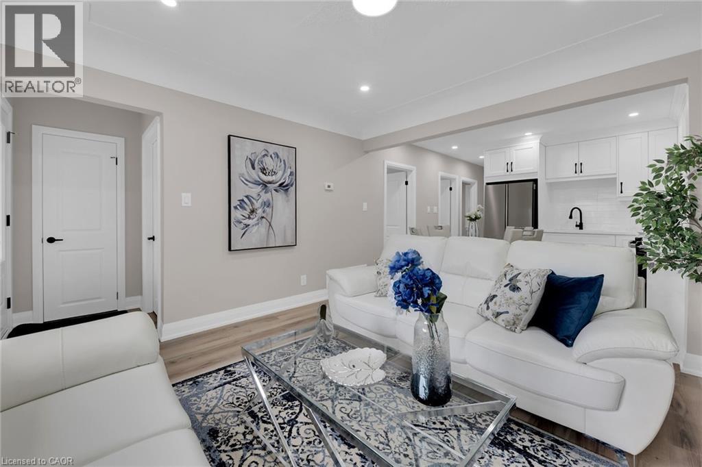 Photo 10 of 174 East 34th Street, Hamilton ON