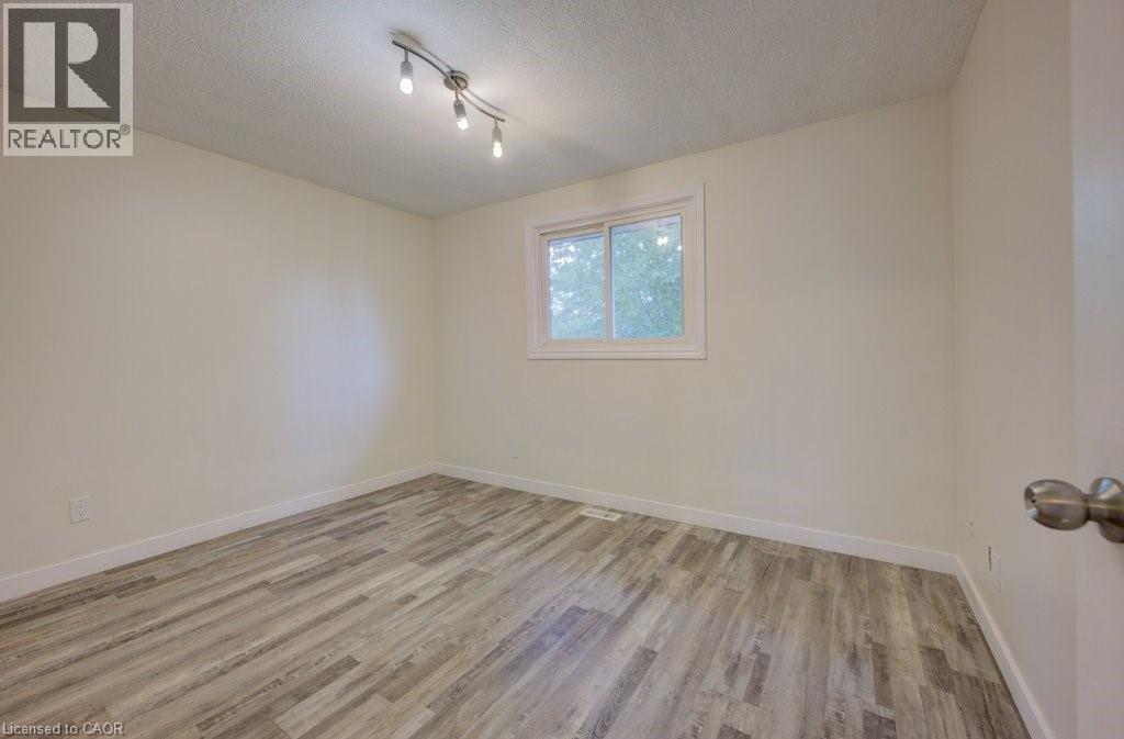 Photo 29 of 259 Lorraine Avenue, Kitchener ON