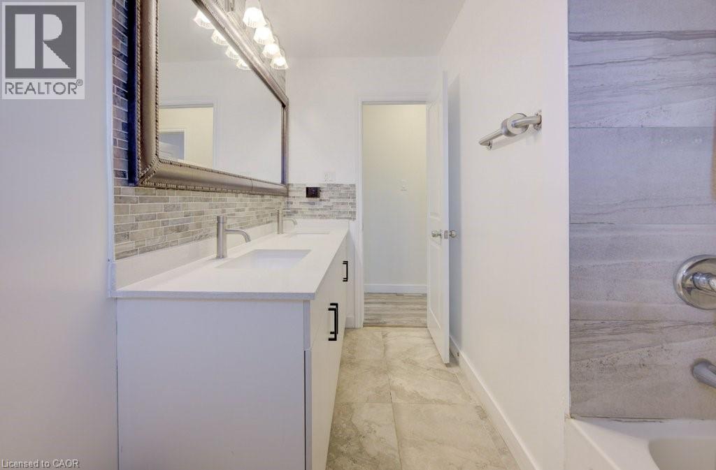 Photo 33 of 259 Lorraine Avenue, Kitchener ON