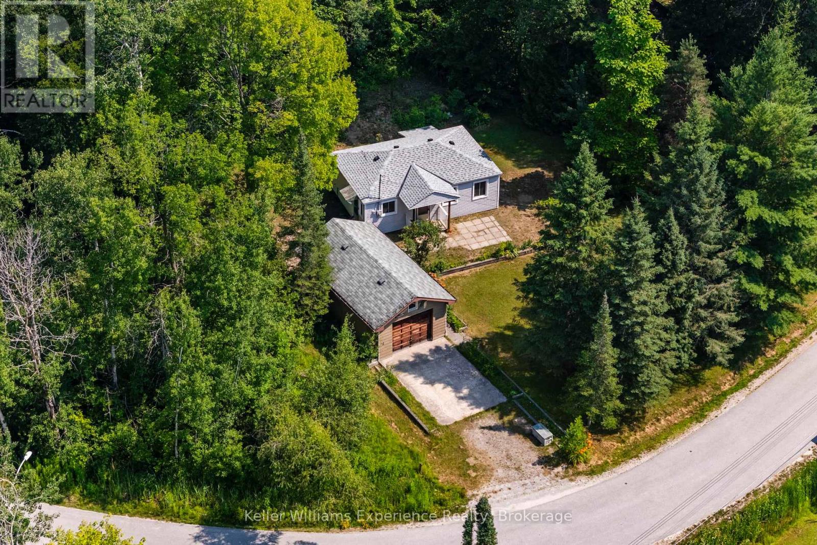 Photo 2 of 180 184 Silver Birch Crescent, Tay ON