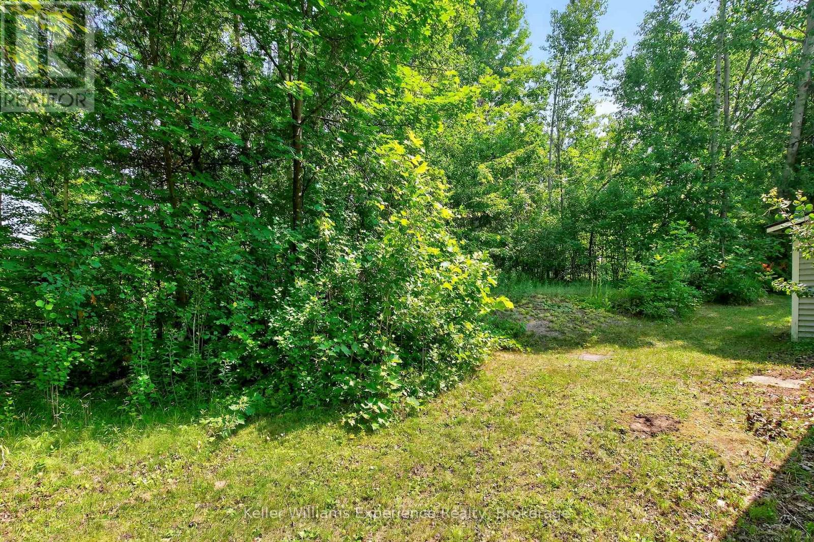 Photo 28 of 180 184 Silver Birch Crescent, Tay ON