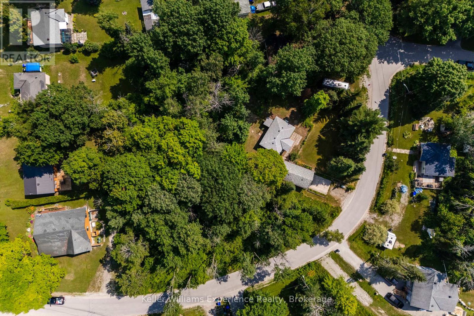 Photo 31 of 180 184 Silver Birch Crescent, Tay ON