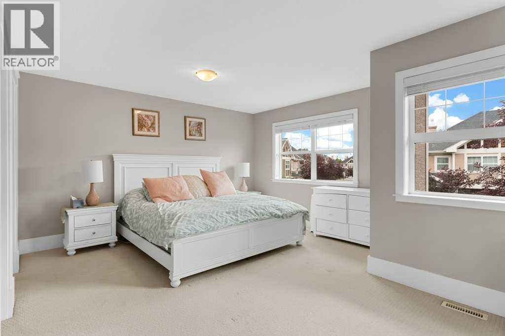 Single Family House for Sale in  Wentworth Common SW West Springs Calgary 