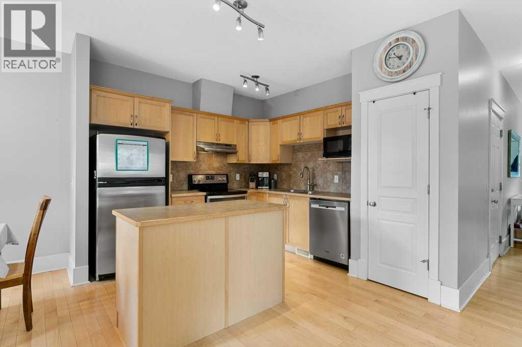Single Family House for Sale in  Wentworth Common SW West Springs Calgary 