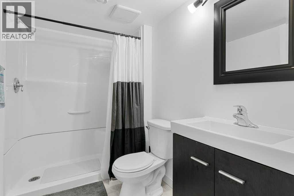 Single Family House for Sale in  Wentworth Common SW West Springs Calgary 