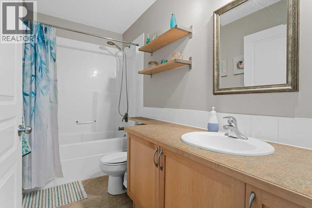Single Family House for Sale in  Wentworth Common SW West Springs Calgary 