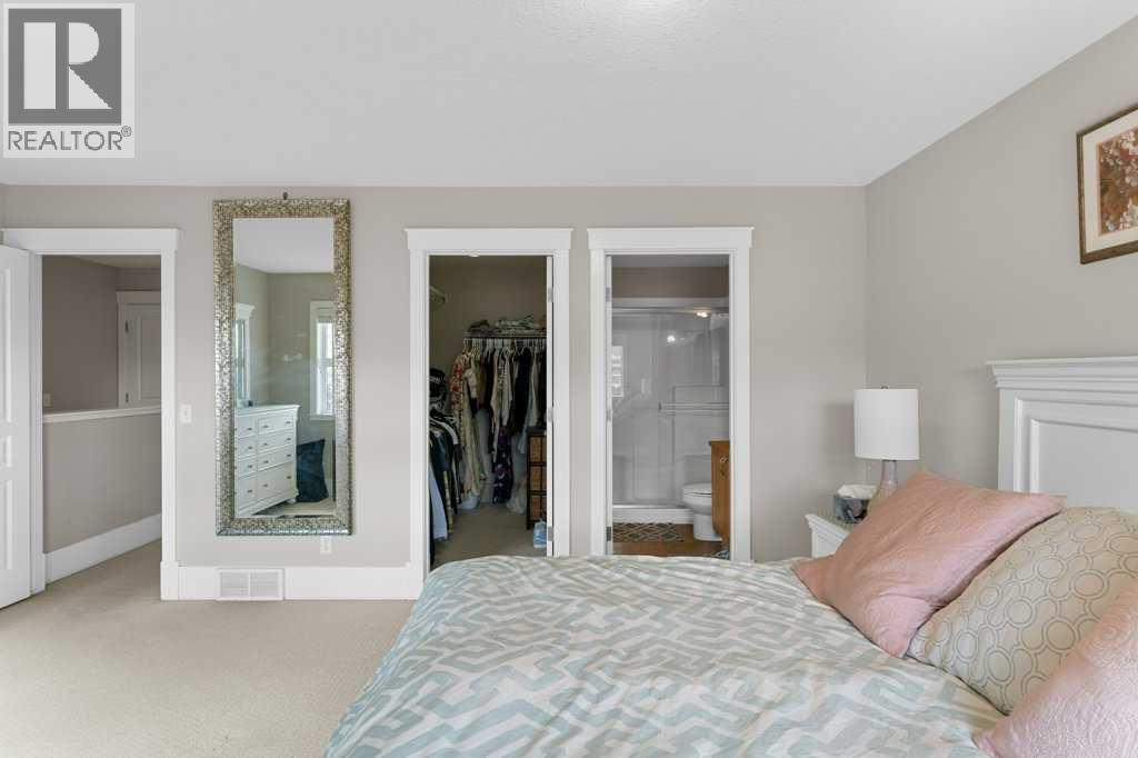Single Family House for Sale in  Wentworth Common SW West Springs Calgary 