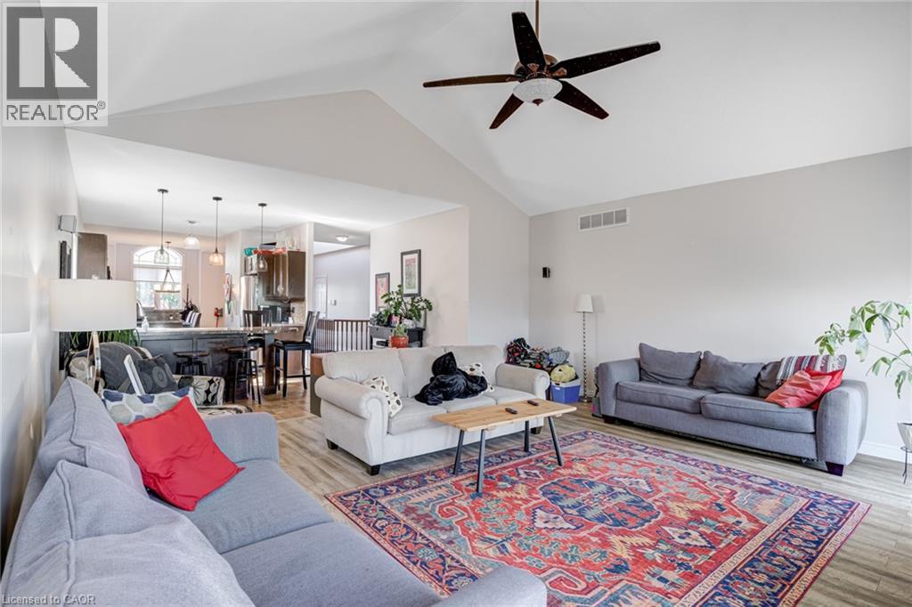 Photo 46 of 91 Candlewood Drive, Stoney Creek ON