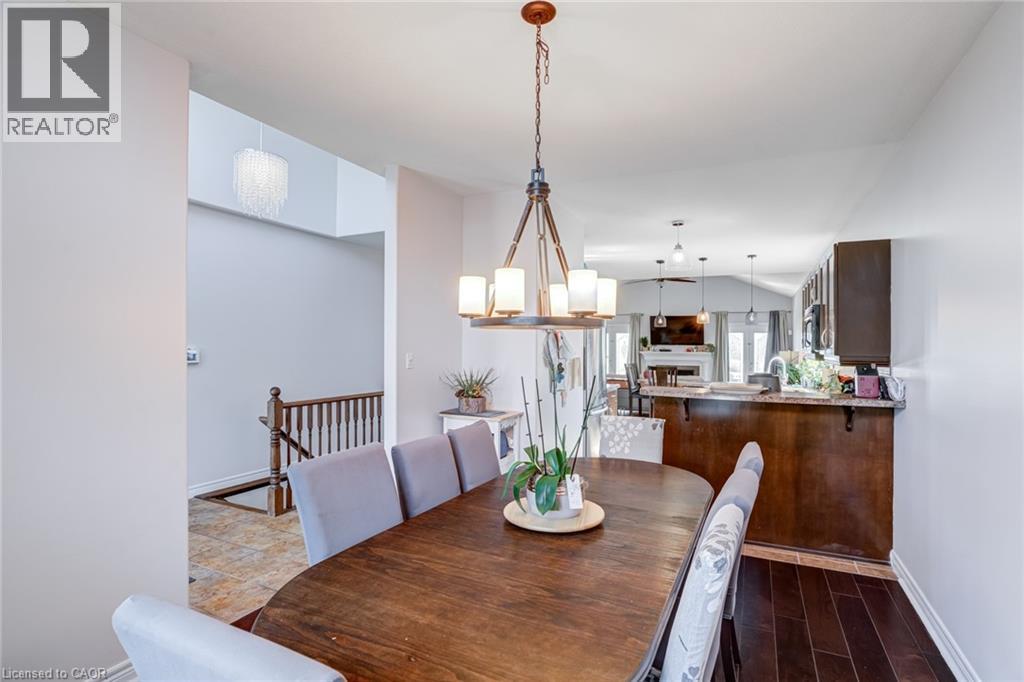 Photo 12 of 91 Candlewood Drive, Stoney Creek ON