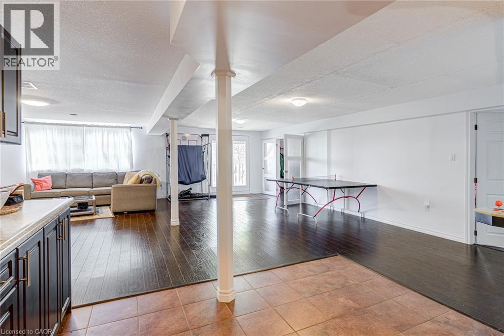 Photo 24 of 91 Candlewood Drive, Stoney Creek ON