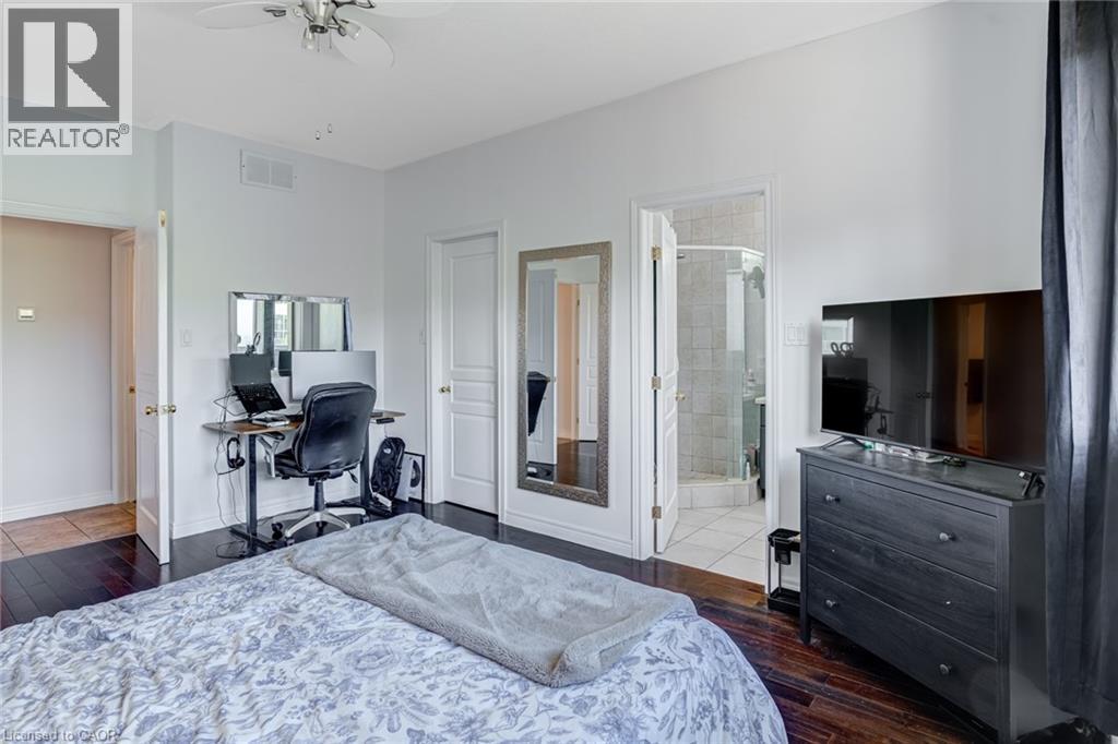 Photo 13 of 91 Candlewood Drive, Stoney Creek ON