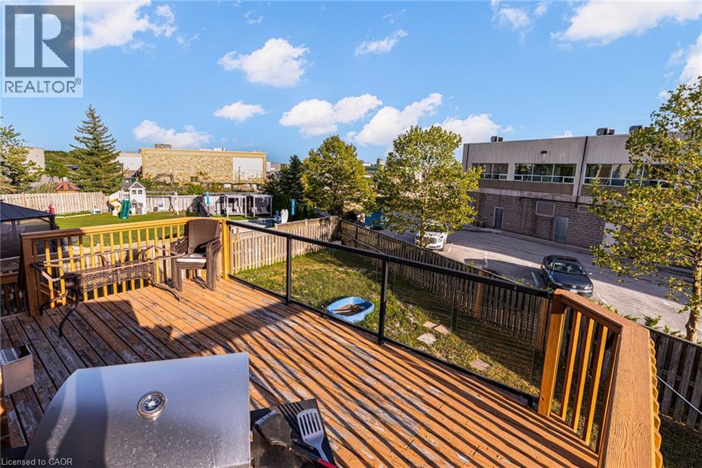 Photo 38 of 91 Candlewood Drive, Stoney Creek ON