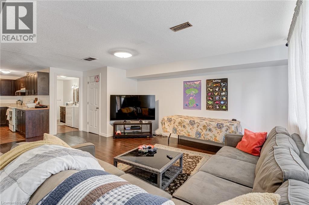 Photo 25 of 91 Candlewood Drive, Stoney Creek ON