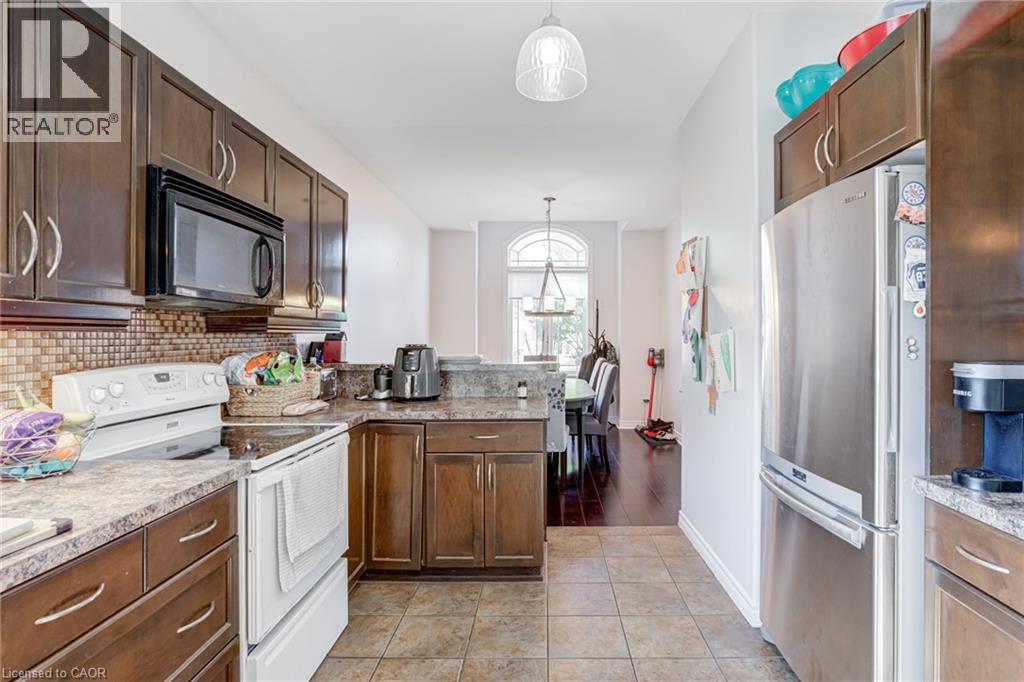 Photo 9 of 91 Candlewood Drive, Stoney Creek ON