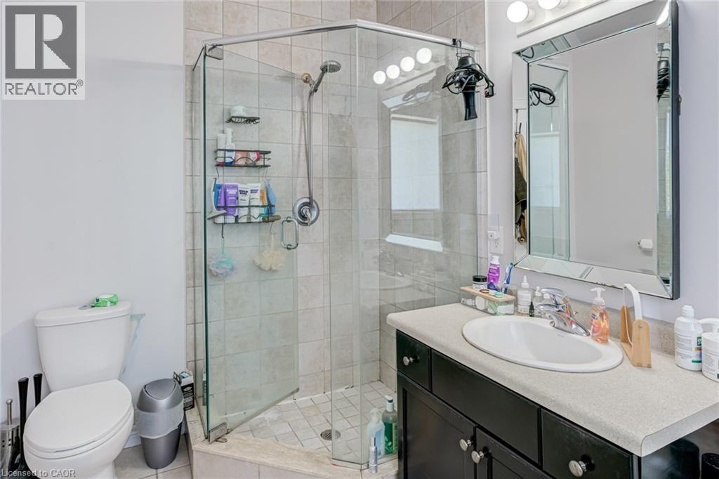 Photo 42 of 91 Candlewood Drive, Stoney Creek ON