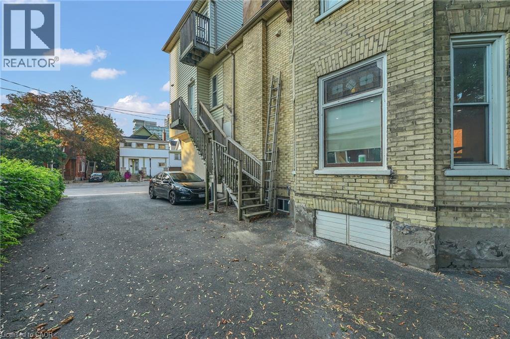 Photo 24 of 52 Water Street N, Kitchener ON