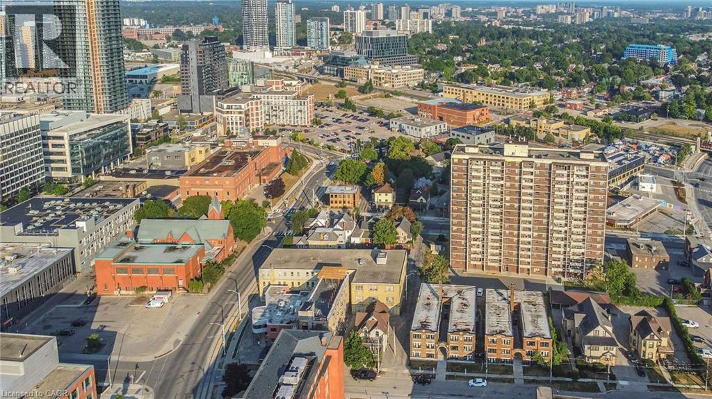 Photo 33 of 52 Water Street N, Kitchener ON
