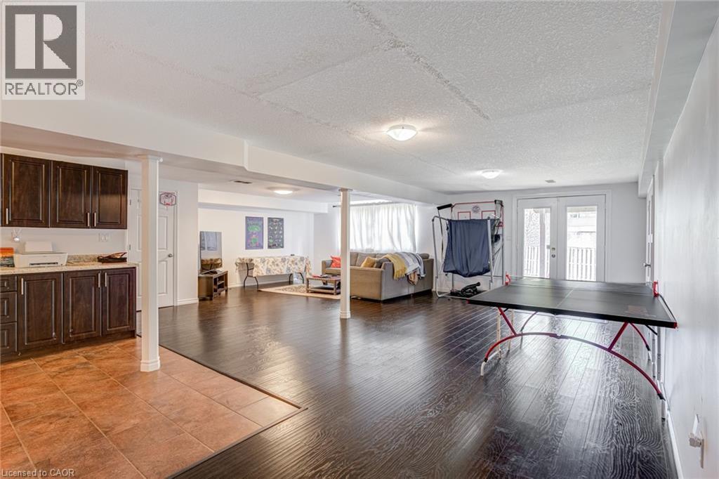Photo 49 of 91 Candlewood Drive, Stoney Creek ON