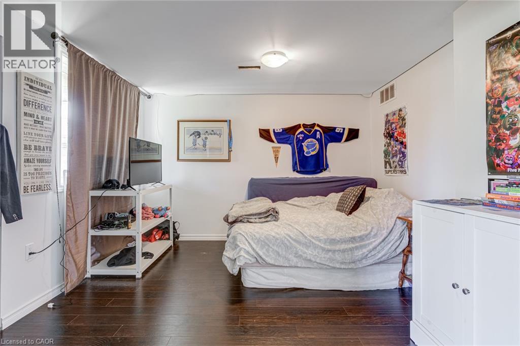 Photo 26 of 91 Candlewood Drive, Stoney Creek ON