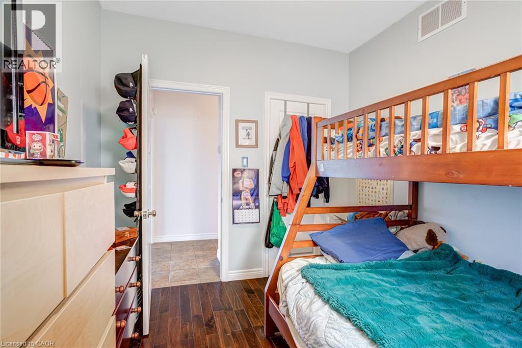 Photo 47 of 91 Candlewood Drive, Stoney Creek ON