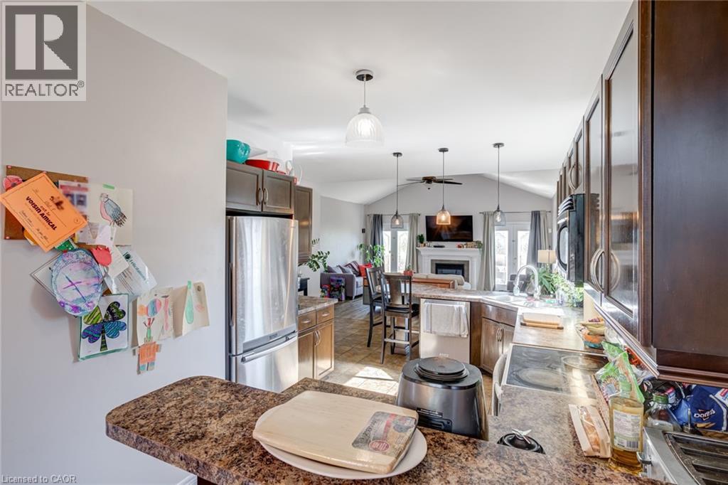 Photo 33 of 91 Candlewood Drive, Stoney Creek ON