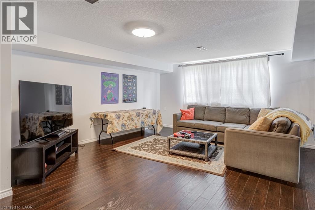 Photo 7 of 91 Candlewood Drive, Stoney Creek ON
