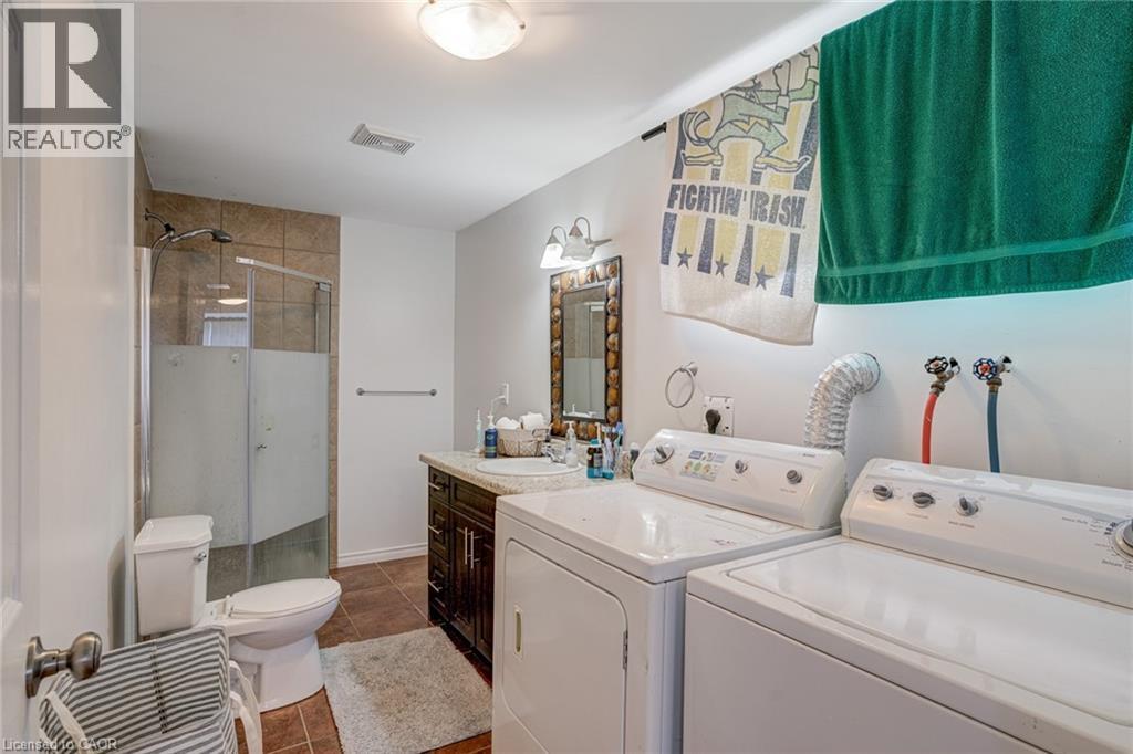 Photo 37 of 91 Candlewood Drive, Stoney Creek ON