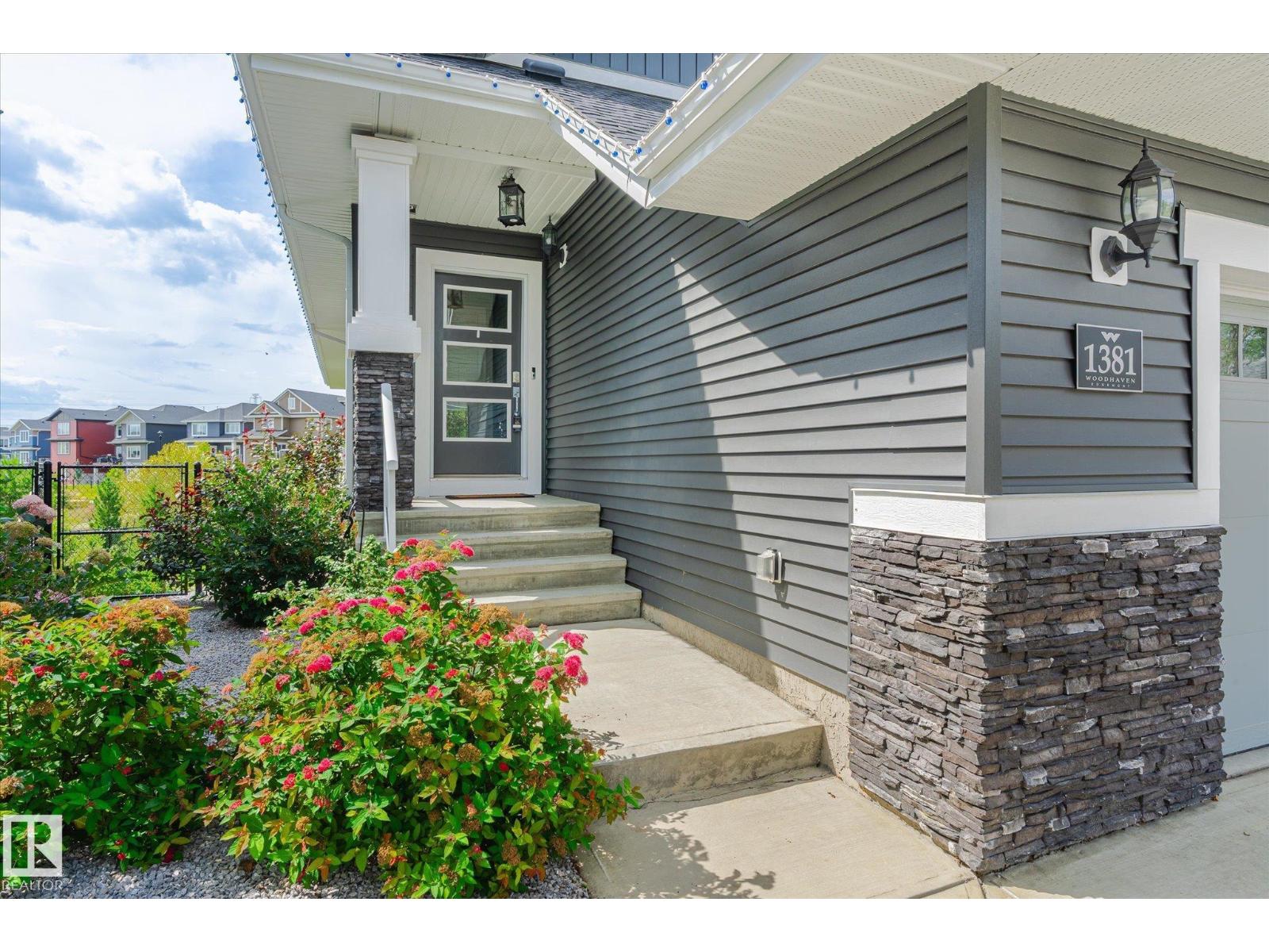 Photo 6 of 1381 Enright Ld Nw, Edmonton AB