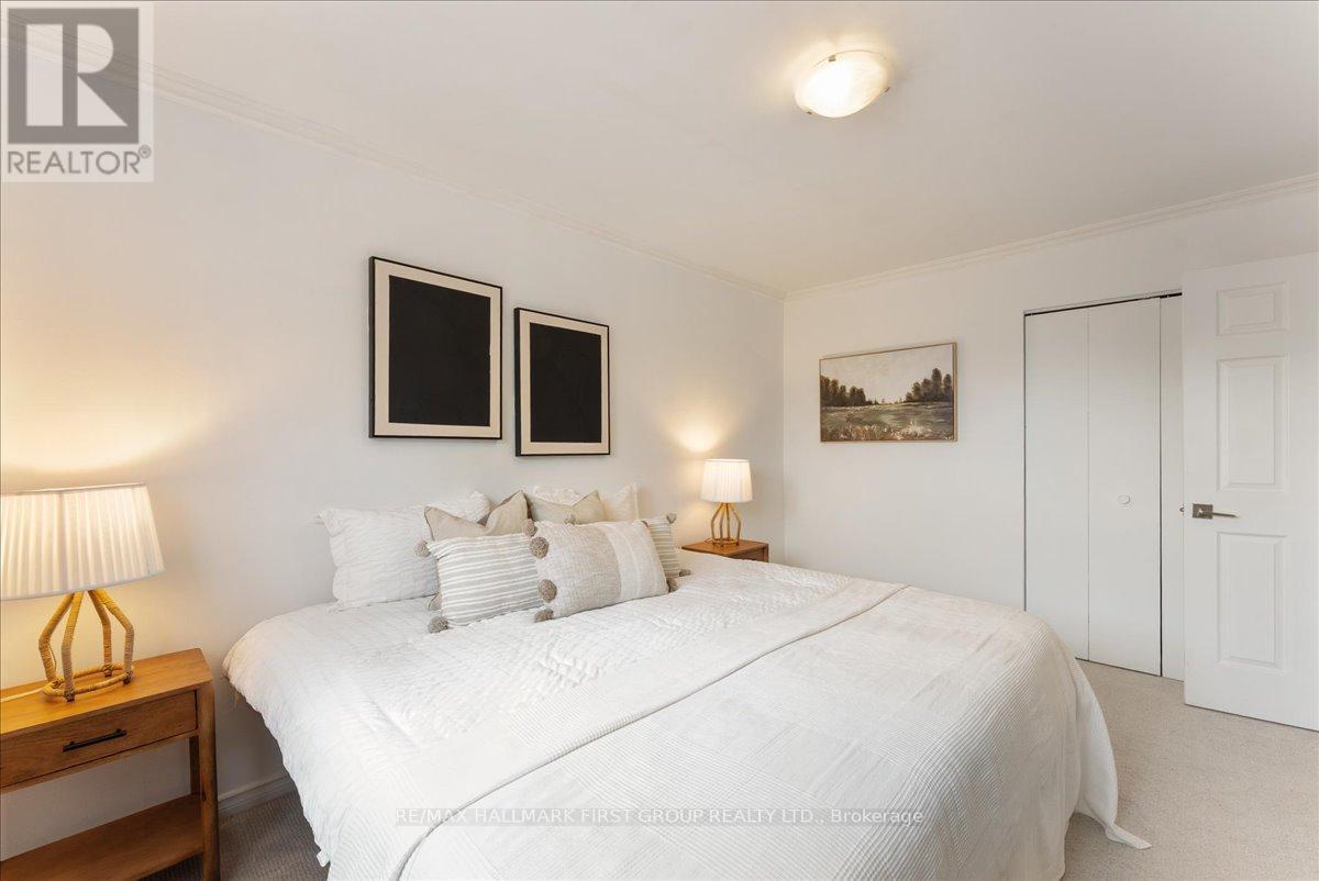 Photo 18 of 948 Cecylia Court, Pickering ON