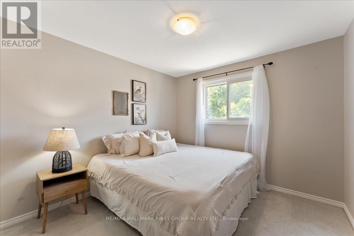 Photo 22 of 948 Cecylia Court, Pickering ON
