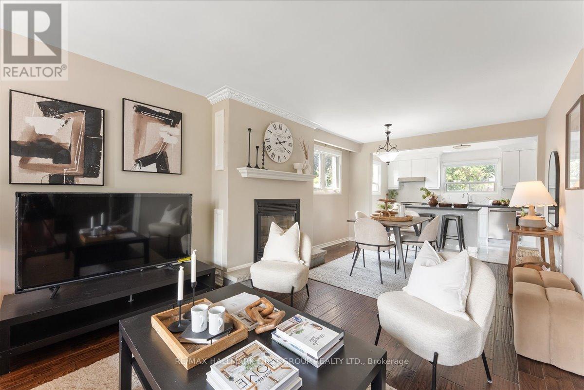 Photo 7 of 948 Cecylia Court, Pickering ON