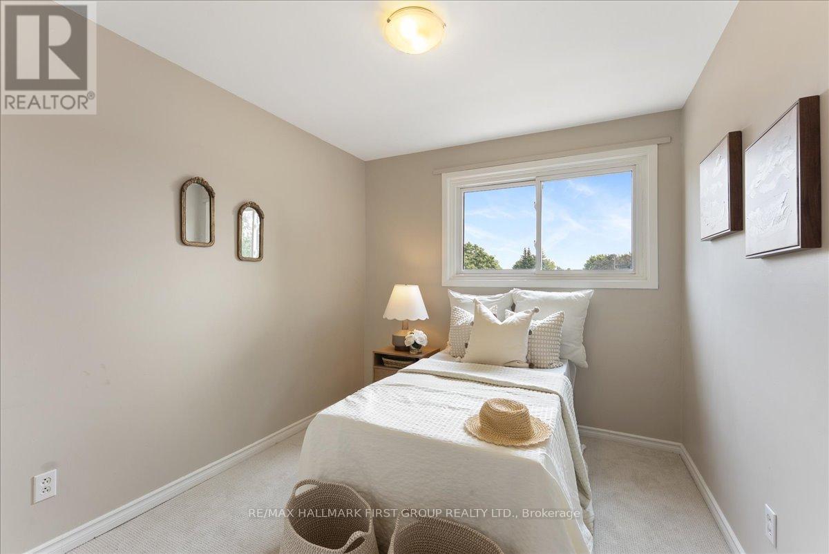 Photo 19 of 948 Cecylia Court, Pickering ON