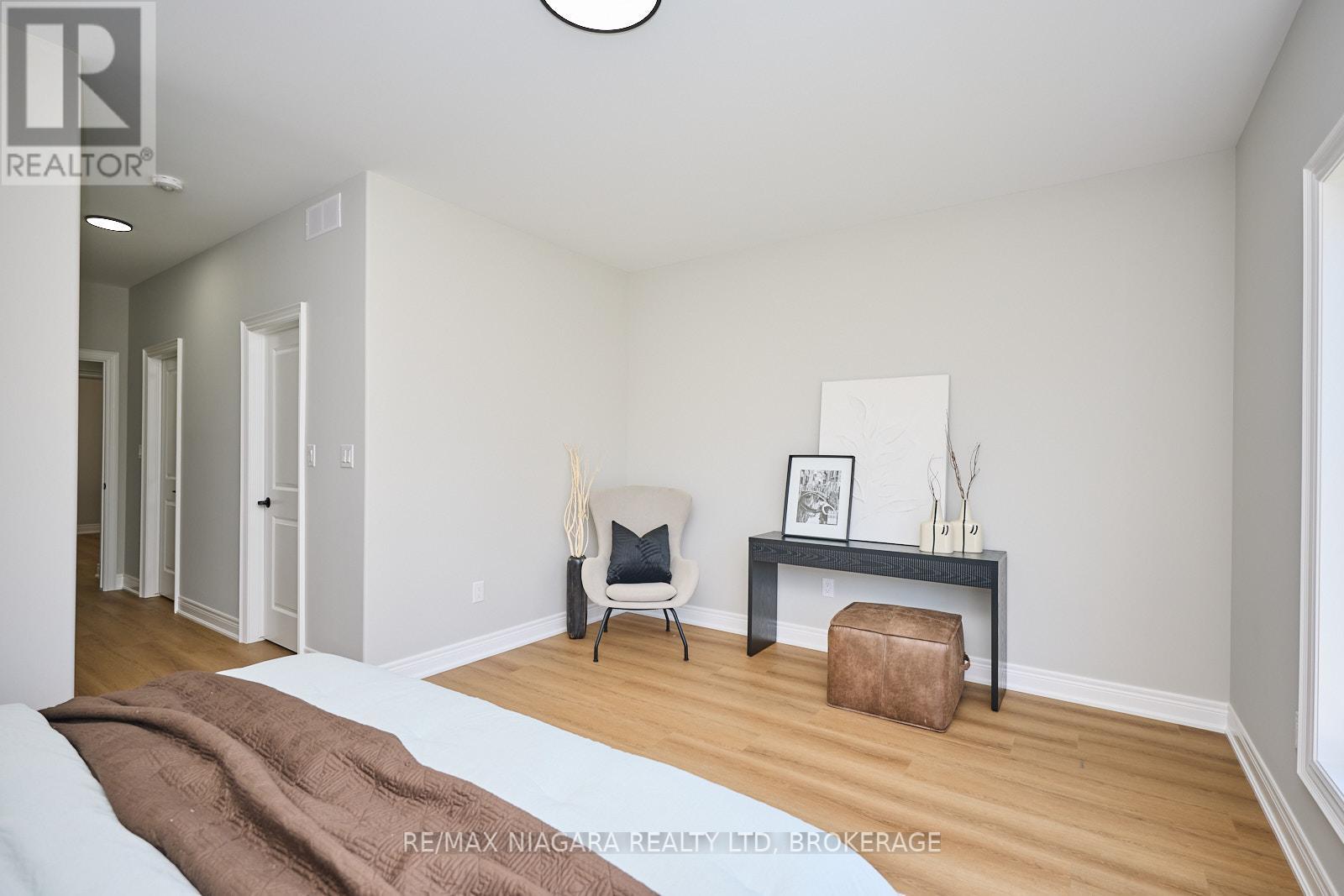 Photo 17 of 21 Sunrise Court N, Fort Erie ON