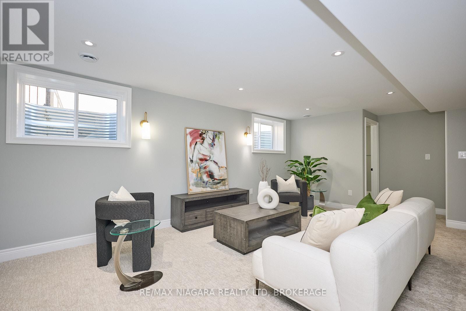 Photo 23 of 21 Sunrise Court N, Fort Erie ON