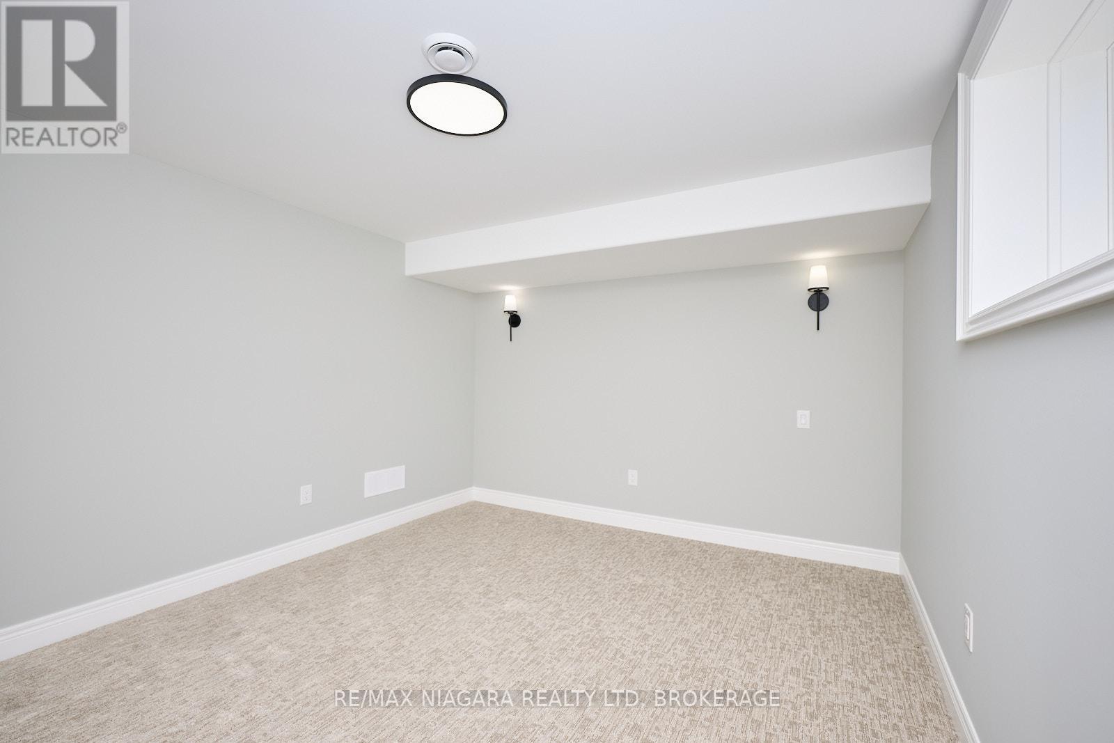 Photo 33 of 21 Sunrise Court N, Fort Erie ON