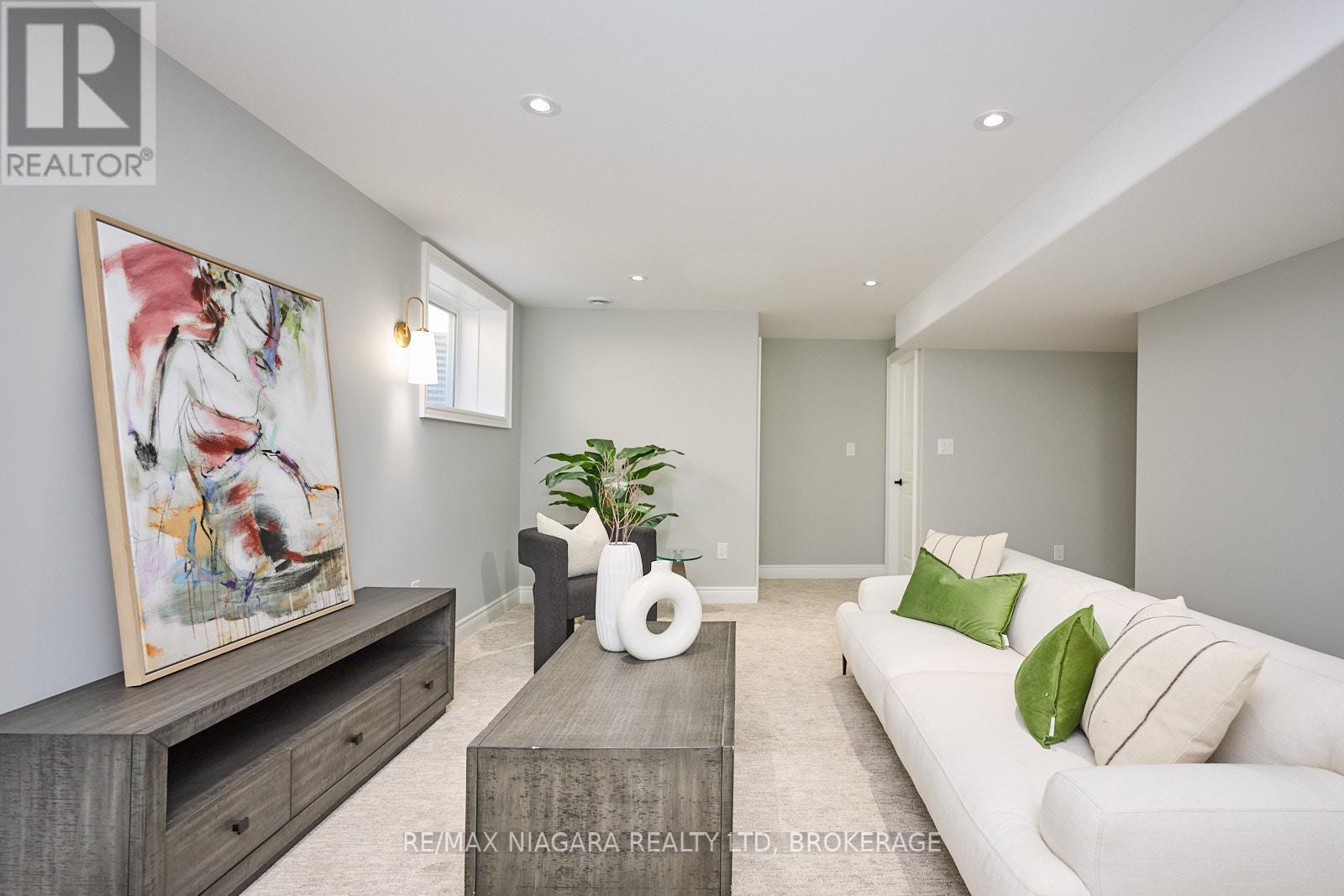 Photo 24 of 21 Sunrise Court N, Fort Erie ON