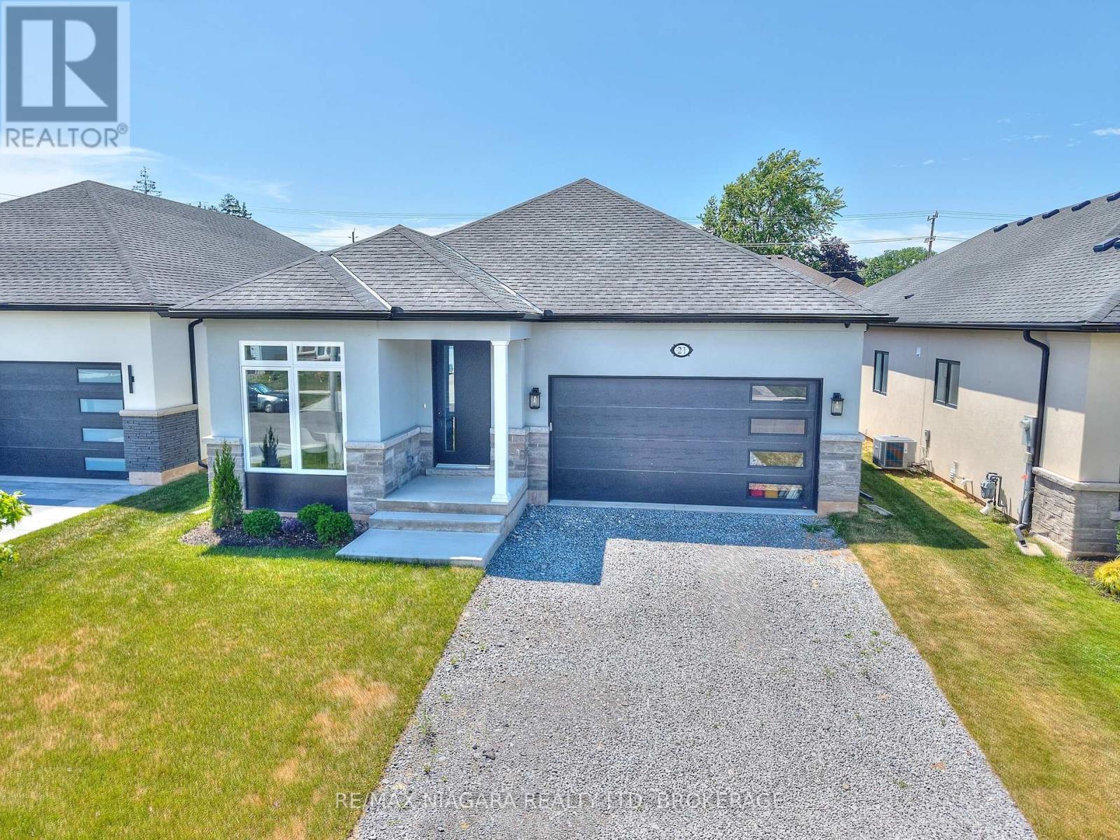 Photo 38 of 21 Sunrise Court N, Fort Erie ON