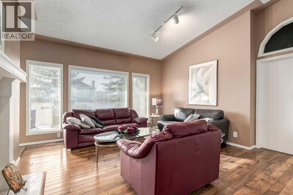 Single Family House Bungalow for Sale in  Hawkdale Circle NW Hawkwood Calgary 
