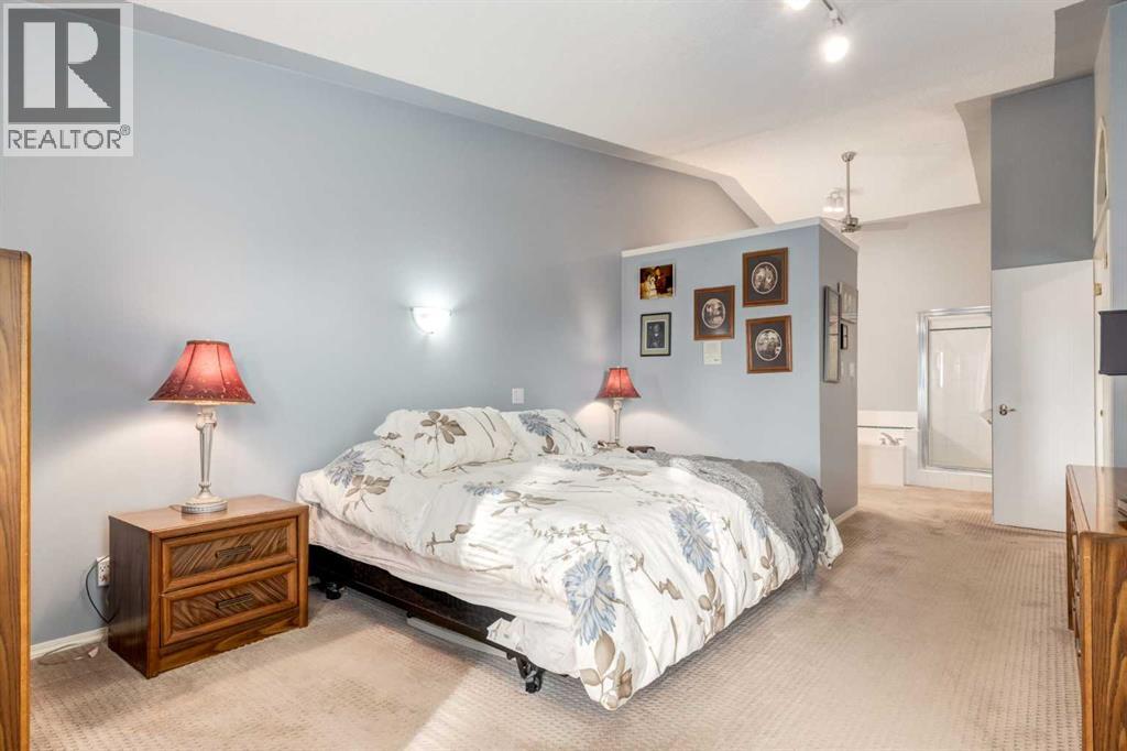 Single Family House Bungalow for Sale in  Hawkdale Circle NW Hawkwood Calgary 