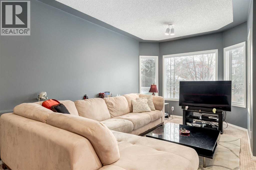 Single Family House Bungalow for Sale in  Hawkdale Circle NW Hawkwood Calgary 